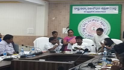 కరోనా దెబ్బ: ఏపీలో ఎంసెట్ సహా అన్ని ప్రవేశ పరీక్షలు వాయిదా