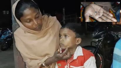 কান চুলকোতে গিয়ে বিপত্তি, কানের পাতা ফুঁড়ে ঢুকল পিন