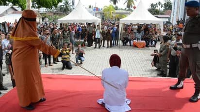 വിവാഹ പൂര്വ്വ ലൈംഗികബന്ധം: ചാട്ടവാര് അടിയേല്ക്കുന്നതിനിടെ യുവാവ് തളര്ന്ന് വീണു, ശിക്ഷ തുടര്ന്ന് അധികൃതര്