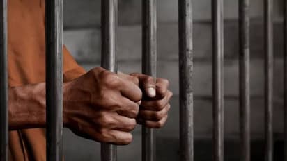 മുപ്പത് വർഷം മുമ്പ് കാമുകിയെ തീകൊളുത്തി കൊന്നു; അന്ധനായ അമ്പത്തിരണ്ടുകാരനെ തൂക്കിക്കൊന്ന് കോടതി