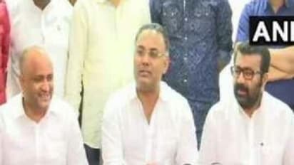 டீ குடிக்கலாம்னு கூட்டீட்டு போயி பாஜகவில சேர்த்துட்டாங்கப்பா !! நொந்து போன் காங்கிரஸ் கவுன்சிலர் !!