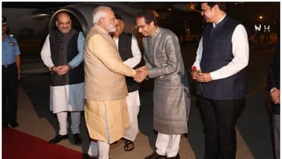 பிரதமர் மோடியை பவ்யமாக வரவேற்ற உத்தவ் தாக்கரே... முதல்வரான பிறகு முதல் சந்திப்பு!