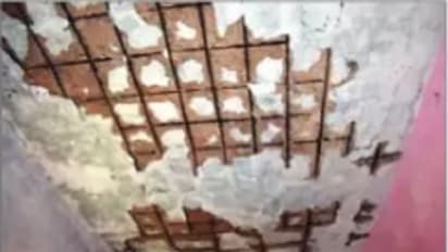 ಕೋಲಾರ: ಬಿರುಕುಬಿಟ್ಟ ಕಟ್ಟಡದಲ್ಲೇ ಮಕ್ಕಳಿಗೆ ಪಾಠ