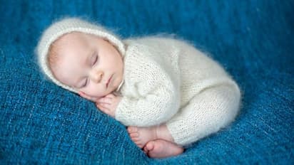 শীতের যত্নে নবজাতকের পরিচর্যা, জেনে নিন কয়েকটি সহজ উপায়