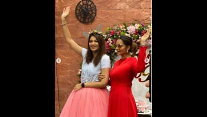 പിങ്കില്‍ തിളങ്ങി ആനം; സാനിയ മിര്‍സയുടെ സഹോദരിയുടെ ബ്രൈഡല്‍ ഷവര്‍ ചിത്രങ്ങള്‍