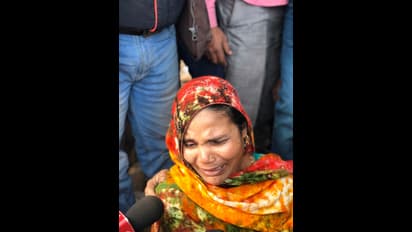 जिंदा है या जलकर मर गया... ऐसे सवालों के साथ मची थी चीख पुकार, 15 फोटो में देखें हादसे के बाद का मंजर