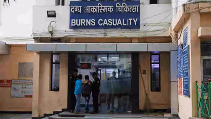 3 साल से छेड़ रहा था, 5 बार शिकायत करने पहुंची पर नहीं हुआ दर्ज, रेप की नापाक कोशिश के बाद जलाया