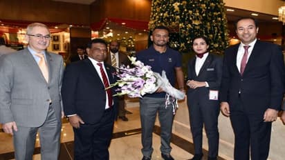 ದಶಕದ ಬಳಿಕ ಟೆಸ್ಟ್ ಆಡಲು ಪಾಕ್ಗೆ ಬಂದಿಳಿದ ಲಂಕಾ