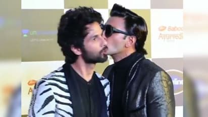 ರಣವೀರ್ ಸಿಂಗ್ಗೇನಾಗಿದೆ? ವೇದಿಕೆ ಮೇಲೆ ನಟನಿಗೆ ಕಿಸ್ ಕೊಟ್ಟ ಗಲ್ಲಿಬಾಯ್!