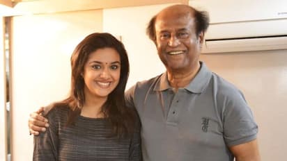 "தலைவர் 168" ஷூட்டிங் ஸ்பார்ட்டில் கீர்த்தி சுரேஷுக்கு கேக் ஊட்டிய ரஜினி... எதற்காக தெரியுமா?