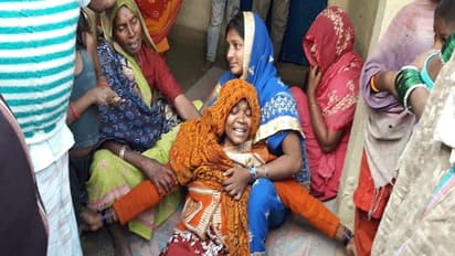 बेटे की लाश का इंतजार कर रही मां बोली, अब घर का चूल्हा कैसे जलेगा, पहले पति गए, अब बेटा चला गया