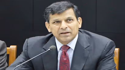 அரசியல் மற்றும் மதத் தலைவர்களுக்கு சிலை வைக்காதீங்க !! நல்ல பள்ளிகளைத் திறங்கள் !! பிரதமருக்கு ரகுராம் ராஜன் அட்வைஸ் !!