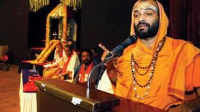 'ശബരിമലയില് കാണിക്കയിടരുത്, കേരള സര്ക്കാരിനെ പാഠം പഠിപ്പിക്കണം': കപിലാശ്രമ മഠാധിപതി