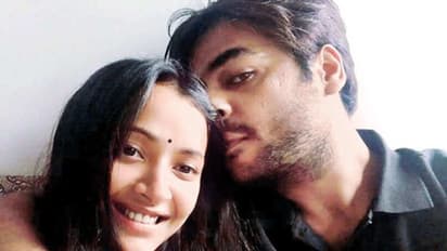 விபச்சார வழக்கில் கைது... இயக்குனருடன் காதல் திருமணம்... ஒரே வருடத்தில் விவாகரத்து! அதிரடியாக அறிவித்த சீரியல் நடிகை!