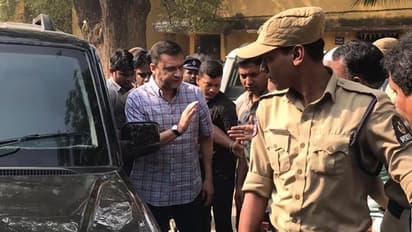 హిందువులపై వ్యాఖ్యలు: నిర్మల్ కోర్టులో హాజరైన అక్బరుద్దీన్