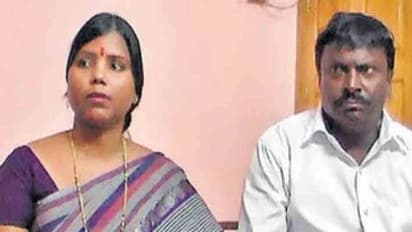 नशे में धुत बिहार की मंत्री के पति ने गाया तुम तो ठहरे परदेशी साथ क्या निभाओगे... वायरल हुआ Video