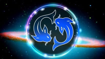 এপ্রিল মাস কেমন প্রভাব ফেলবে মীন রাশির উপর, দেখে নিন