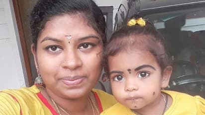 வரதட்சணை கொடுமை... தாயின் உடலை அனைத்தபடியே தூக்கில் தொங்கிய குழந்தை..!