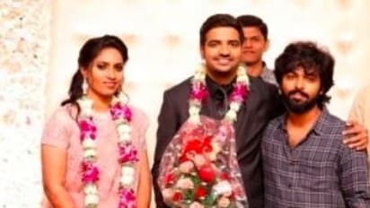 காமெடி நடிகர் சதீஷின் திருமண வரவேற்பில் கலந்து கொண்டு வாழ்த்திய முன்னணி நடிகர்கள்! புகைப்பட கேலரி!