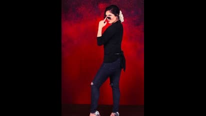 பழைய இடத்தை பிடிக்க ஷெரின் போடும் பக்கா பிளான்! விதவிதமான கெட்டப்பில் வெளுத்து கட்டும் லேட்டஸ்ட் புகைப்பட தொகுப்பு!