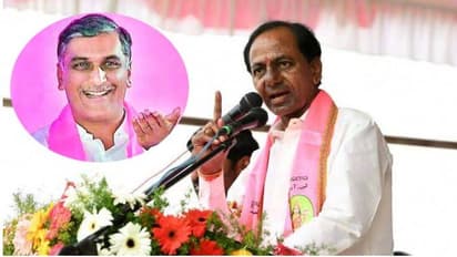 సీఎంపై మంత్రి హరీష్ పొగడ్తలు, తప్పు అన్న కేసీఆర్:ఇంతకీ ఏం జరిగిందంటే....