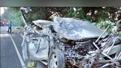 கார்-லாரி நேருக்கு நேர் பயங்கர மோதல்..! உடல் நசுங்கி வாலிபர் ரத்தவெள்ளத்தில் பலி..!