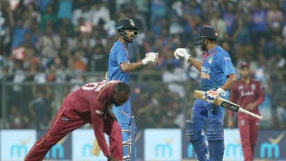 వాంఖడేలో ఉప్పెన... విండీస్ ను తలదన్నే రీతిలో ఊర మాస్ షాట్లతో రెచ్చిపోయిన భారత్