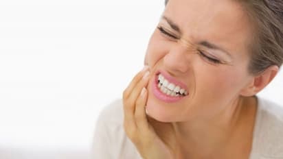 ವಸಡಲ್ಲಿ ರಕ್ತ ಸ್ರಾವವೇ? ಇಗ್ನೋರ್ ಮಾಡ್ಬೇಡಿ, ಹೀಗ್ ಮಾಡಿ