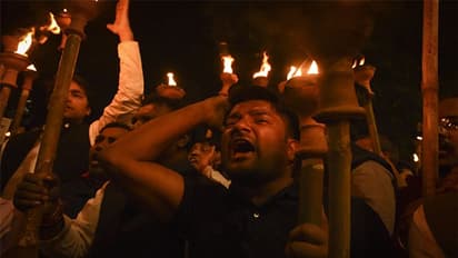 कहीं चलीं लाठियां, कहीं जले टायर...CAB के विरोध में असम त्रिपुरा में ऐसे हुआ प्रदर्शन, देखें PHOTOS