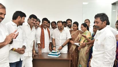 రాఖీలు కట్టిన మహిళా మంత్రులు, ఎమ్మెల్యేలు... జగన్ తో రోజా సెల్ఫీ (ఫొటోలు)