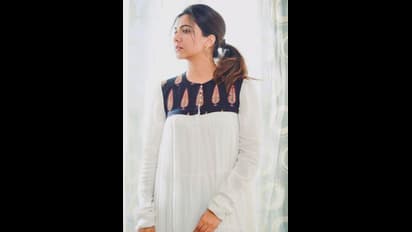 மொழு மொழு... கொழு கொழு... நடிகை மடோனா செபஸ்டியன்! மிதமான கவர்ச்சியில் மிளிரும் அழகில் வெளியிட்ட லேட்டஸ்ட் போட்டோஸ்!