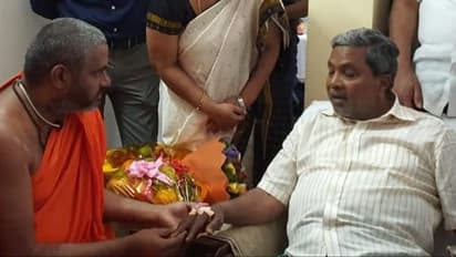 ಸಿದ್ದು ಆರೋಗ್ಯ ವಿಚಾರಿಸಿದ ವಿವಿಧ ಮಠಾಧೀಶರು: ಮತ್ತೊಂದೆಡೆ ವಿಶೇಷ ಪೂಜೆ