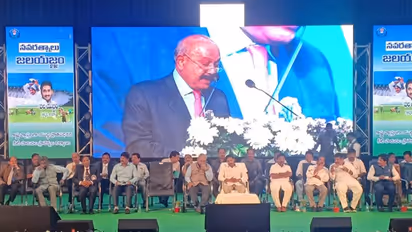 డిగ్రీ 4 ఏళ్లు, బీటెక్ 5 ఏళ్లు.. విద్యా వ్యవస్ధలో మార్పులు: సీఎం జగన్