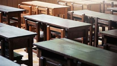 വ്യാജ സർട്ടിഫിക്കറ്റ്; യുപിയിൽ മുപ്പത്തി മൂന്ന് സർക്കാർ അധ്യാപകരെ സസ്പെന്റ് ചെയ്തു