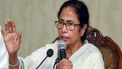 குடியுரிமைச் சட்டம் எங்க ஸ்டேட்ல செல்லாது !! சட்டத்தை அமல்படுத்த மாநிலங்களை வற்புறுத்த முடியாது !! மம்தா பானர்ஜி அதிரடி !!