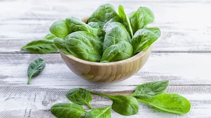 হঠাৎ করে রক্তচাপ কমে যাওয়া থেকে কিডনিতে পাথর, এই সব্জিটি বেশি খেলেই ঝুঁকি বাড়বে জটিল রোগের