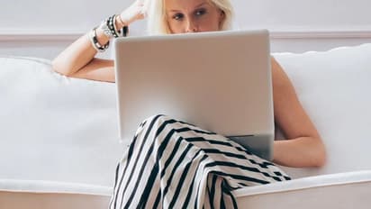 लिंक्डइन पर लड़की को कर रहा था मैसेज पे मैसेज, नहीं दिया जवाब तो पोस्ट किया घटिया कमेंट