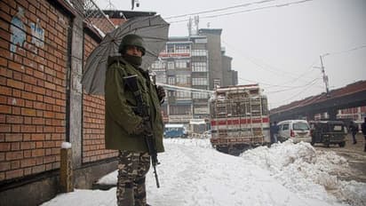 ഭൂമിയിലെ സ്വര്‍ഗ്ഗത്തില്‍ ഇത് മഞ്ഞ് കാലം