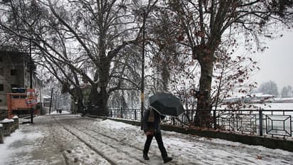 heavy snow fall in kashmir