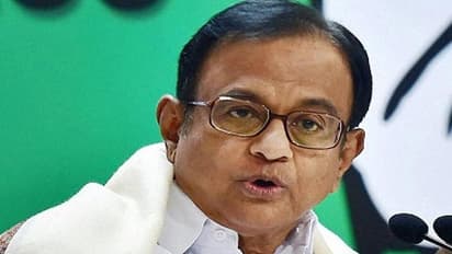 விவசாயிகளின் பயிர்காப்பீடு திட்டத்தில் கைவைத்த பாஜக அரசு..!! பா.சிதம்பரம் பாய்ச்சல்.!!