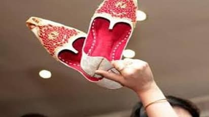 जूता चुराई पर भड़के दूल्हे ने सालियों को कहे ये शब्द, चंद घंटे में ही दुल्हन ने तोड़ी शादी