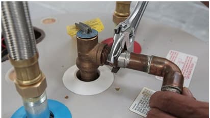 വാട്ടര് ഹീറ്ററുകള് ഉപയോഗിക്കുമ്പോള് ശ്രദ്ധിക്കുക; മുന്നറിയിപ്പുമായി അധികൃതര്