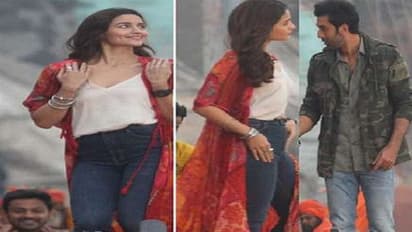 'ब्रम्हास्त्र' के गानों की गंगा घाट पर चल रही शूटिंग, इस तरह दिखे रणवीर और आलिया