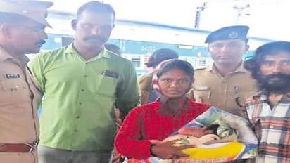 நள்ளிரவில் வந்த வலி..! தனக்கு தானே பிரசவம் பார்த்த இளம்பெண்..!