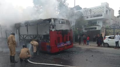 മുൾമുനയിൽ ദില്ലി: പൊലീസ് ആസ്ഥാനം ഉപരോധിക്കാൻ ജെഎൻയു വിദ്യാർത്ഥികളുടെ ആഹ്വാനം