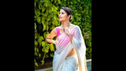 నడుము సొగసుతో మతిపోగొడుతున్న అనసూయ.. హాట్ పోజులు వైరల్