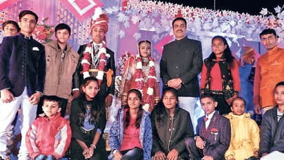 नहीं देखा होगा ऐसा रिश्ता: अपनी टीचर को शादी में छात्रों ने दी अनूठी गुरु दक्षिणा, हर आंख थी नम