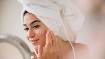 தோல் நிறத்தை பளபளப்பாக மாற்றும் இந்த 4 பழங்கள் பற்றி தெரியுமா..?