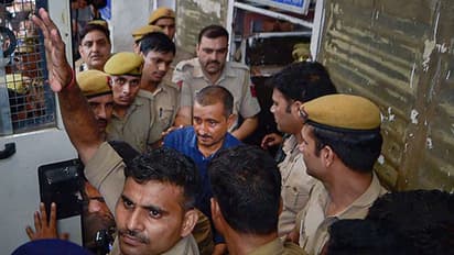 சிறுமியை கடத்தி சென்று கொடூரமாக பாலியல் பலாத்காரம்... முன்னாள் பாஜக எம்எல்ஏ குல்தீப் குற்றவாளி... நீதிமன்றம் அதிரடி தீர்ப்பு..!