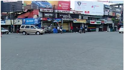 ഹര്ത്താല്: പലയിടത്തും ബസിന് നേരെ കല്ലേറ്; കെഎസ്ആർടിസി തടഞ്ഞ് താക്കോൽ ഊരി കൊണ്ടുപോയി